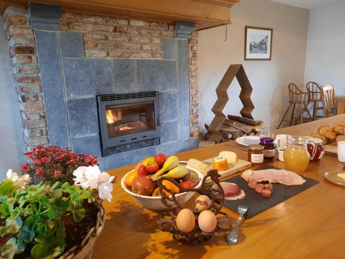 더뷔 Aux Saveurs D'Enneille B&B 외부 사진