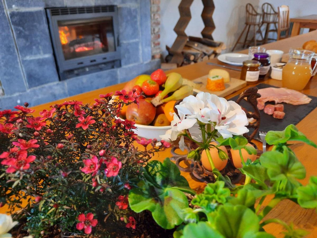 더뷔 Aux Saveurs D'Enneille B&B 외부 사진