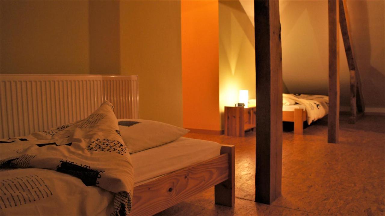 더뷔 Aux Saveurs D'Enneille B&B 외부 사진