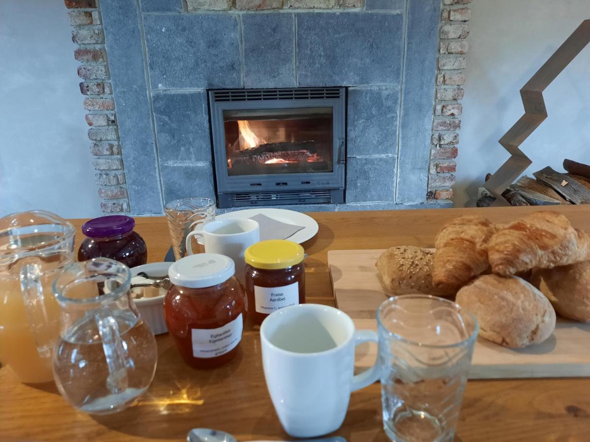 더뷔 Aux Saveurs D'Enneille B&B 외부 사진