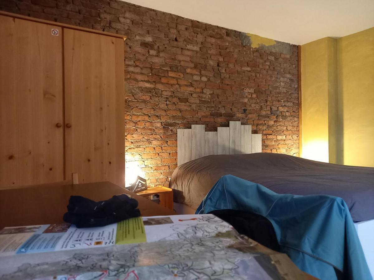 더뷔 Aux Saveurs D'Enneille B&B 외부 사진